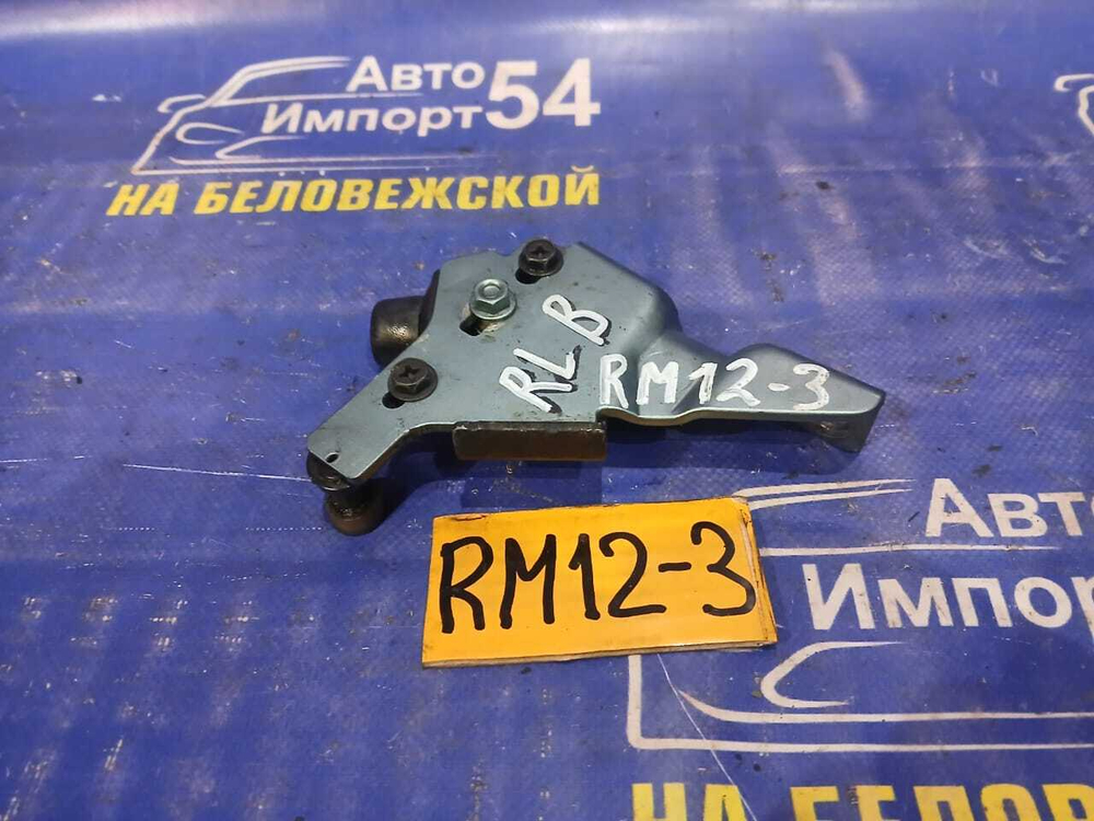 Ролик сдвижной двери NISSAN LIBERTY 2002