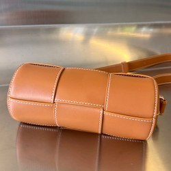 Bottega Veneta Small Canette 21 cm