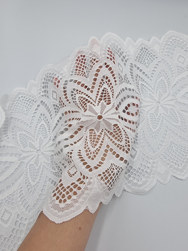 Кружево эластичное белое КС145 (22 см)
