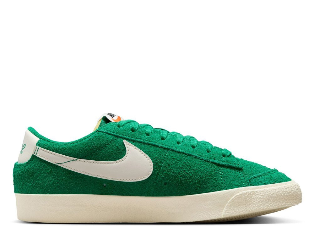 Баскетбольные женские кроссовки Nike Blazer Low '77 Vintage Malachite/Coconut Milk/Team Orange/Pale Ivory shoes