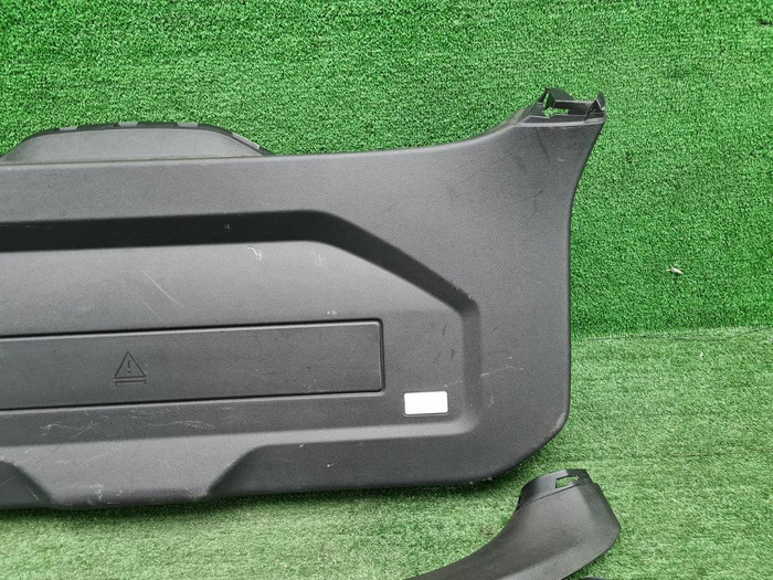 Обшивка крышки багажника BMW 3er G21 (2018-н.в.)