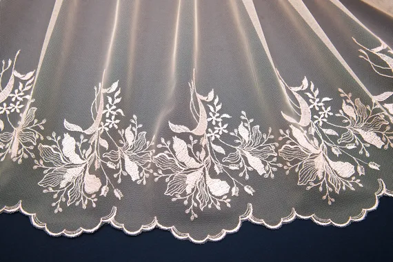 05-100 Вышивка на неэл. сетке 25 см, телесный