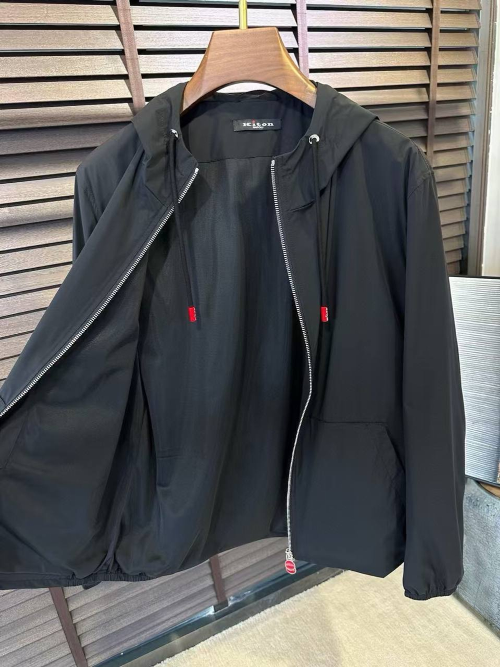 Ветровка Kiton