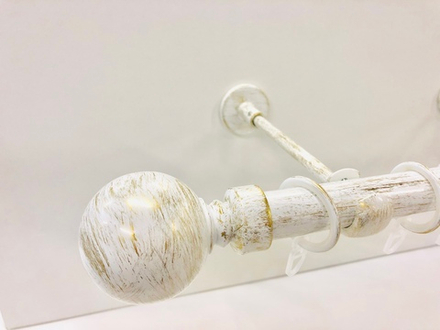 Карниз кованый для штор "Шар" d20 мм однорядный, цвет белое золото