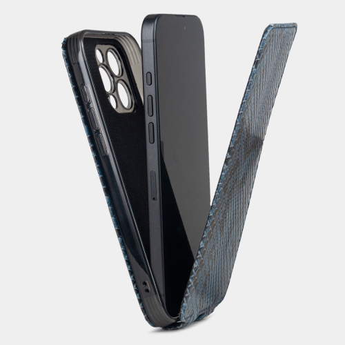 Чехол для iPhone 16 Pro кожаный, питон синего цвета