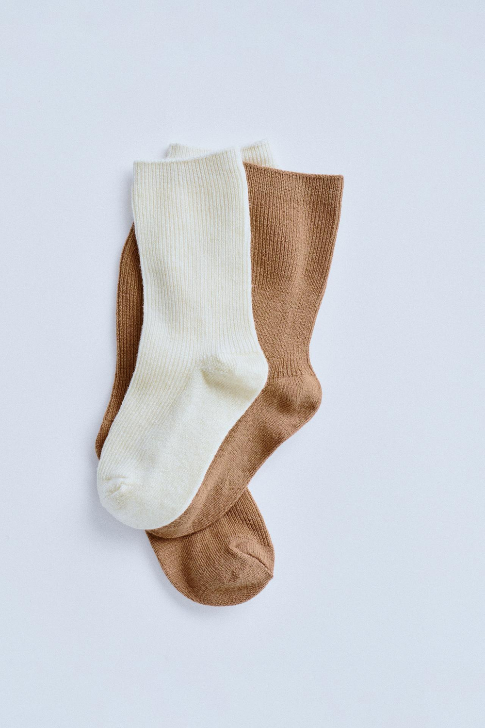 ZARA TIMELESZ - НАБОР ИЗ ДВУХ ТРИКОТАЖНЫХ НОСКОВ, КОРИЧНЕВЫЙ/ЭКРЮ