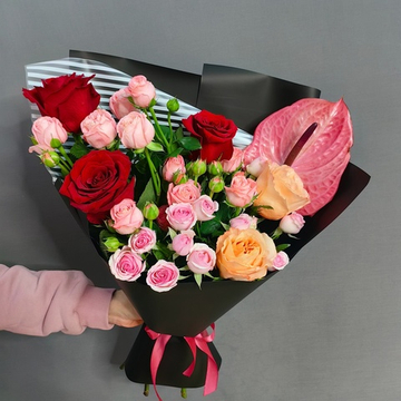 Авторский букет с антуриумом