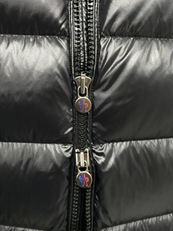 Пуховик Moncler