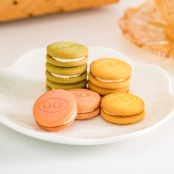 Печенье-сэндвич MACARON с клубничным вкусом и взрывной карамелью, коробка 132 г