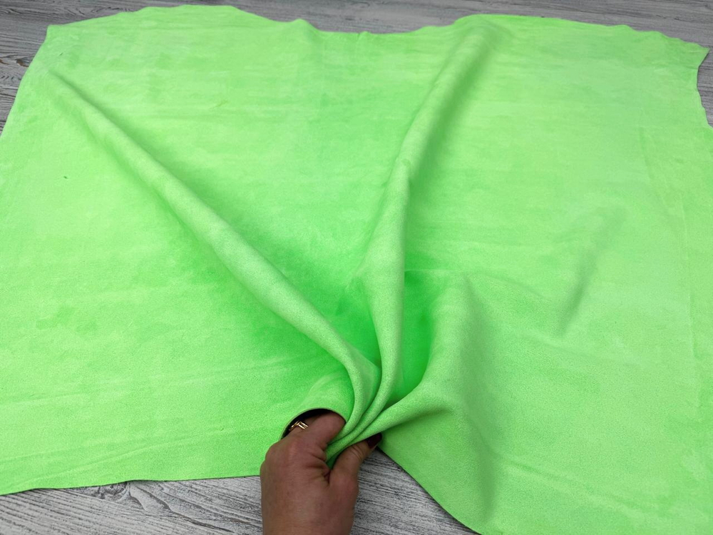Fluo Lime (1,3-1,5-1,7 мм), цв. ярко-зеленый, замша