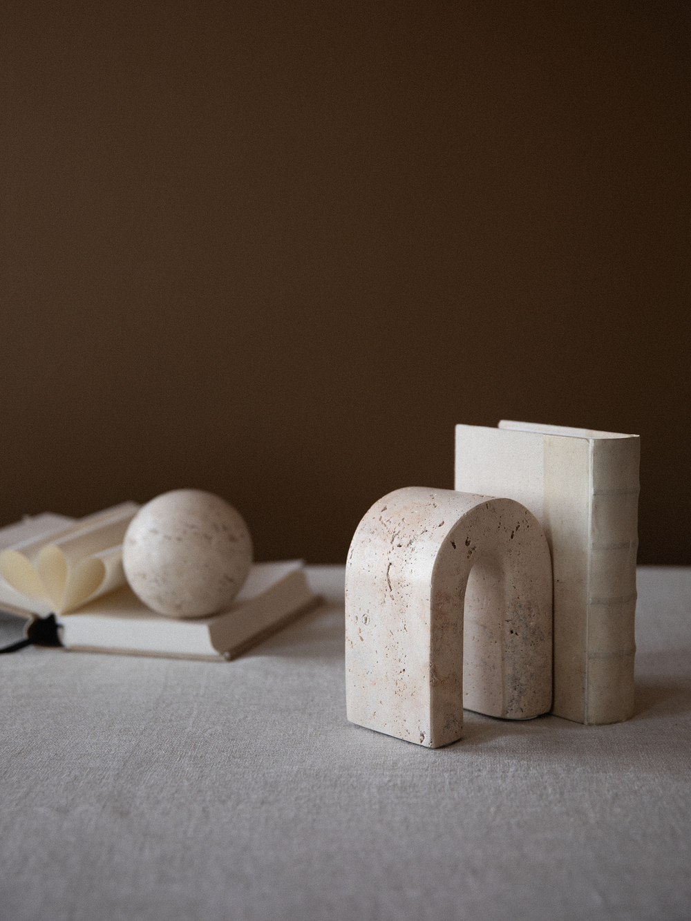 Подставка для книг Tell me more Travertine Bookend