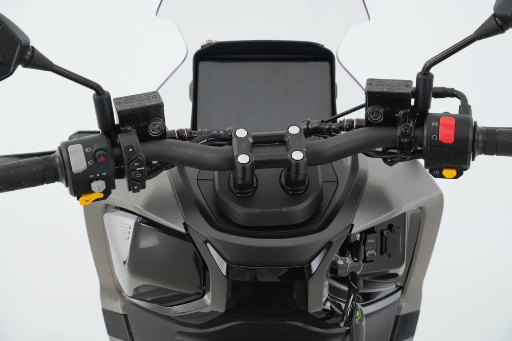 Скутер Gladiator AGV