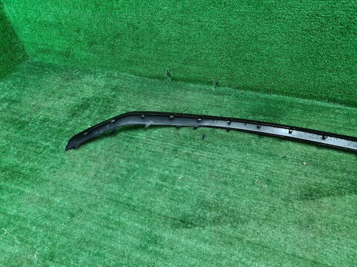 Молдинг переднего бампера Audi Q8 (18-23) S-line