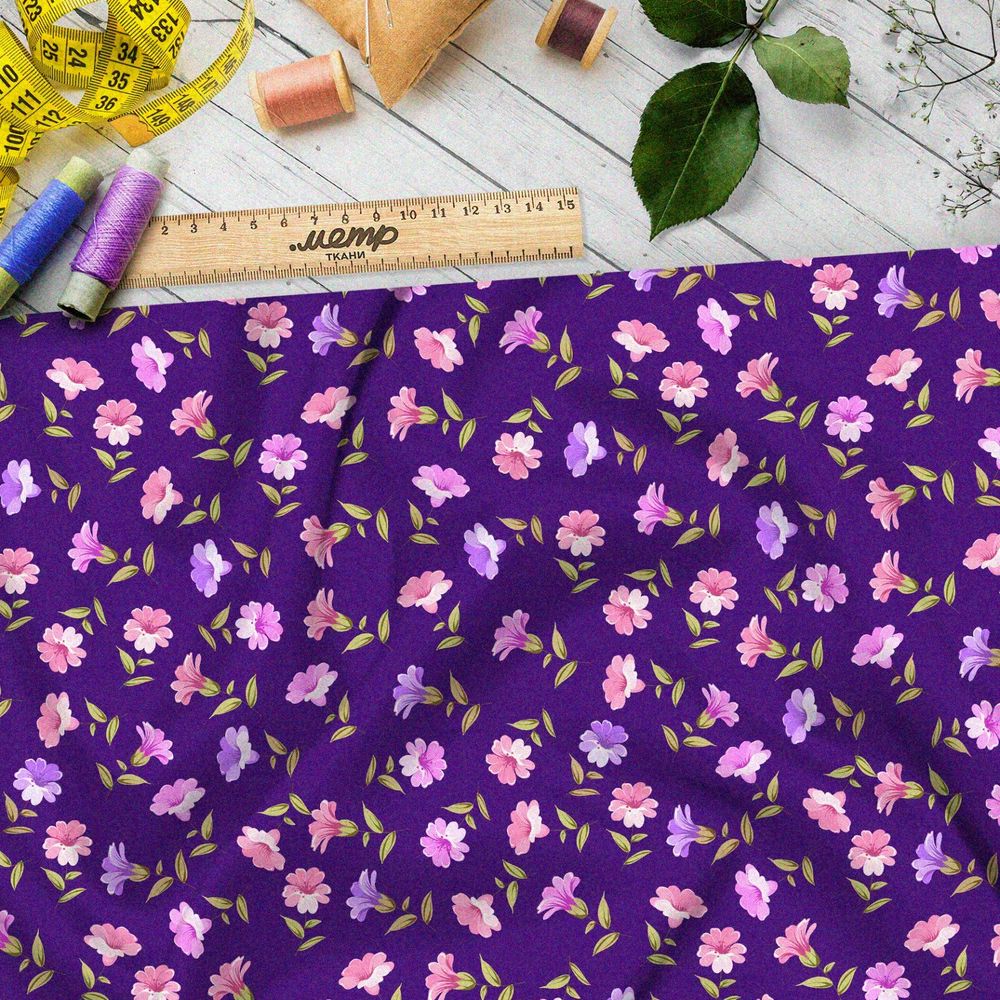 Ткань блэкаут мягкие цветы на фиолетовом фоне