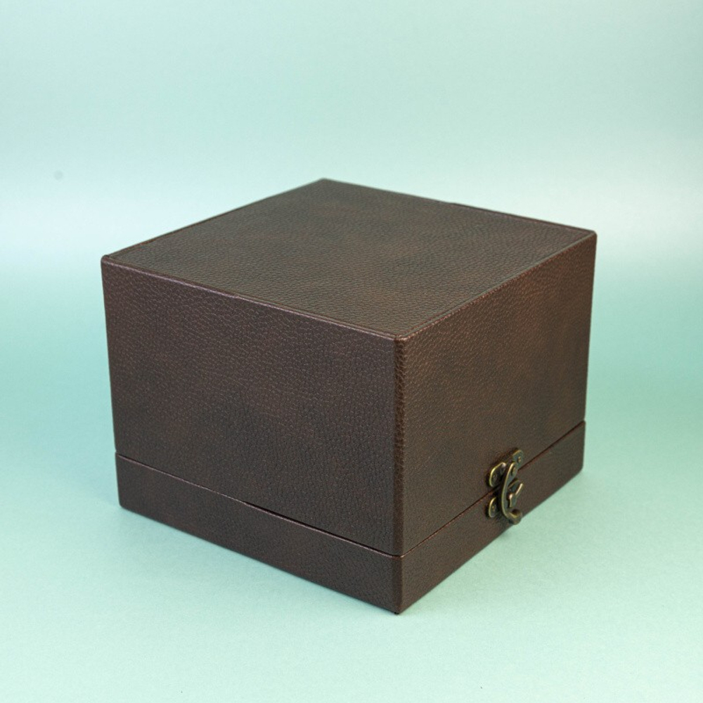 Скульптурная группа «Небесные львы-стражи» или «Собаки ФО»