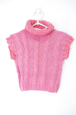 Безрукавка вязаная на 2-3 года