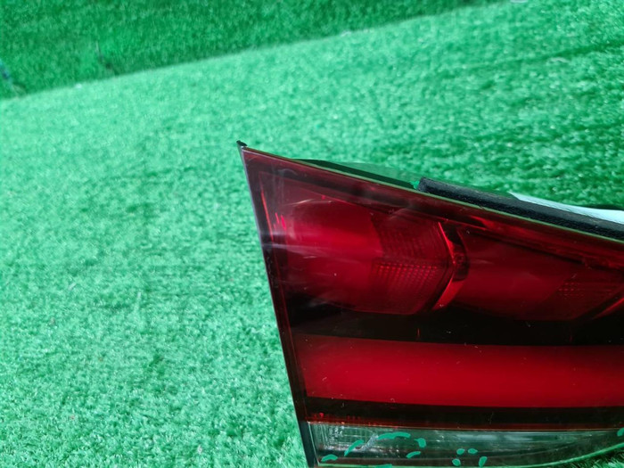 Фонарь левый внутренний Genesis G80 (2016-2020)