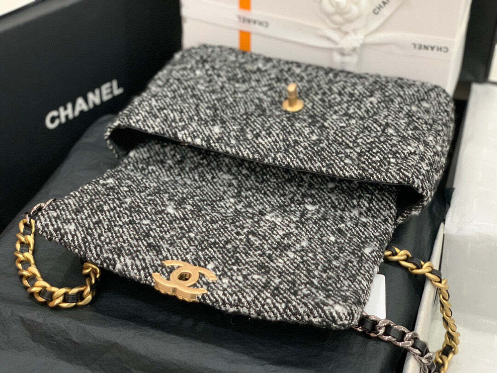 Chanel 19 Large 30 cm