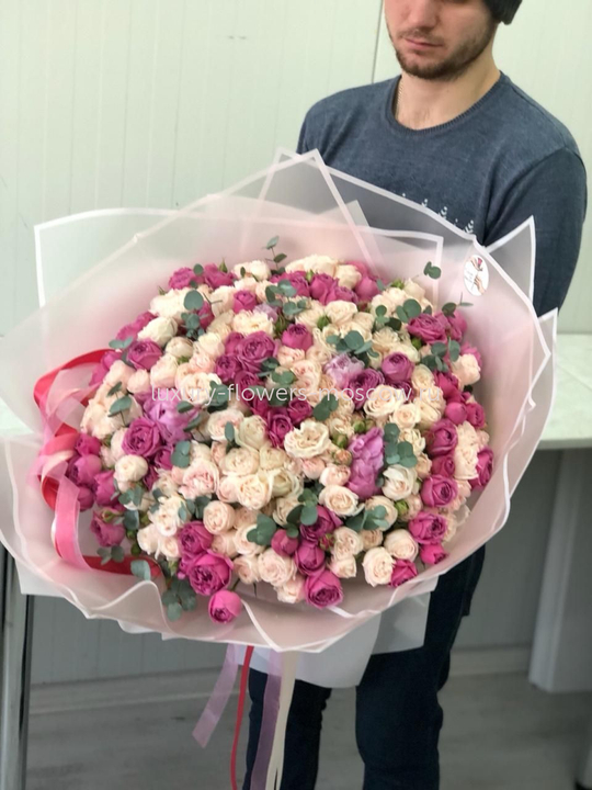 Микс из кустовых и кустовых пионовидных роз 78