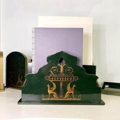 Подставка для бумаг Гриффоны