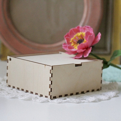 Коробочка с крышкой из фанеры (10*10 см)