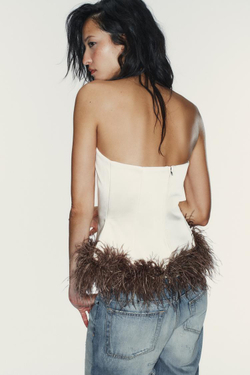 ZARA ТОП С ОТКРЫТЫМИ ПЛЕЧАМИ И ПЕРЬЯМИ, КОСТЯНОЙ