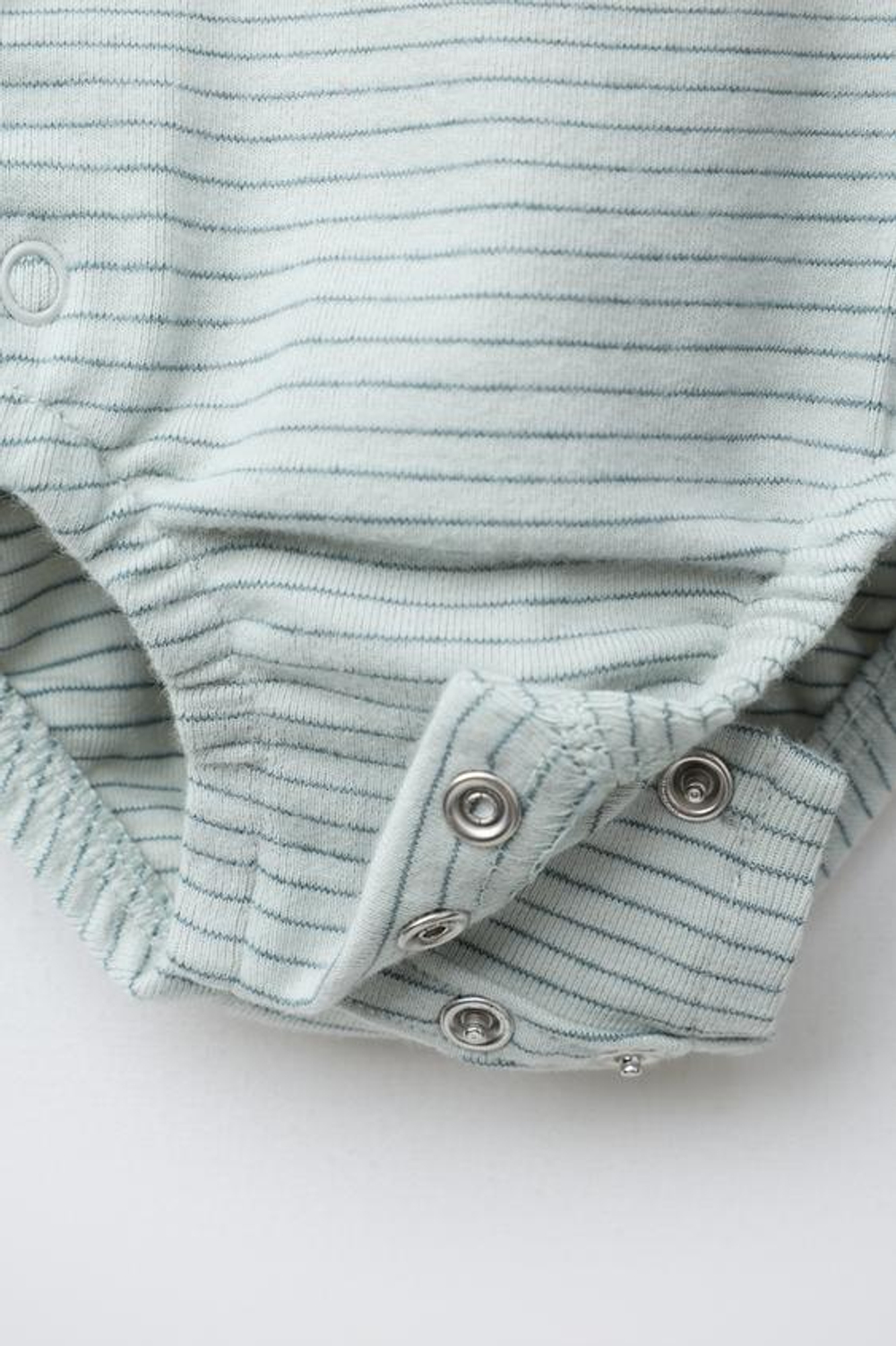 ZARA КОМПЛЕКТ ИЗ БОДИ И БРЮК-ШАРОВАРОВ В ПОЛОСКУ, ЗЕЛЕНОВАТЫЙ