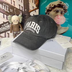 Бейсболка Balenciaga