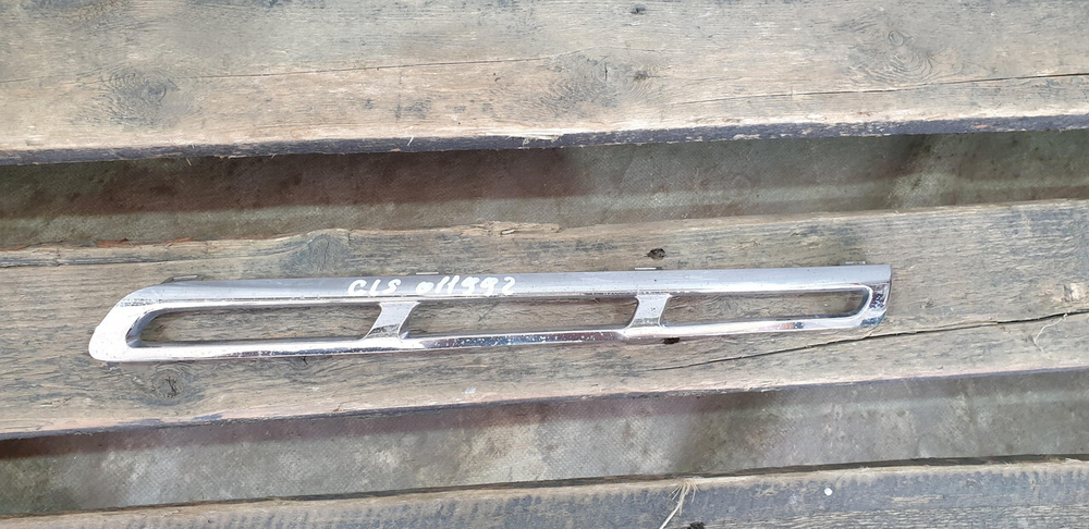 Молдинг решетки радиатора Mercedes GL GLS (X166) 15-19 Б/У Оригинал A1668881785