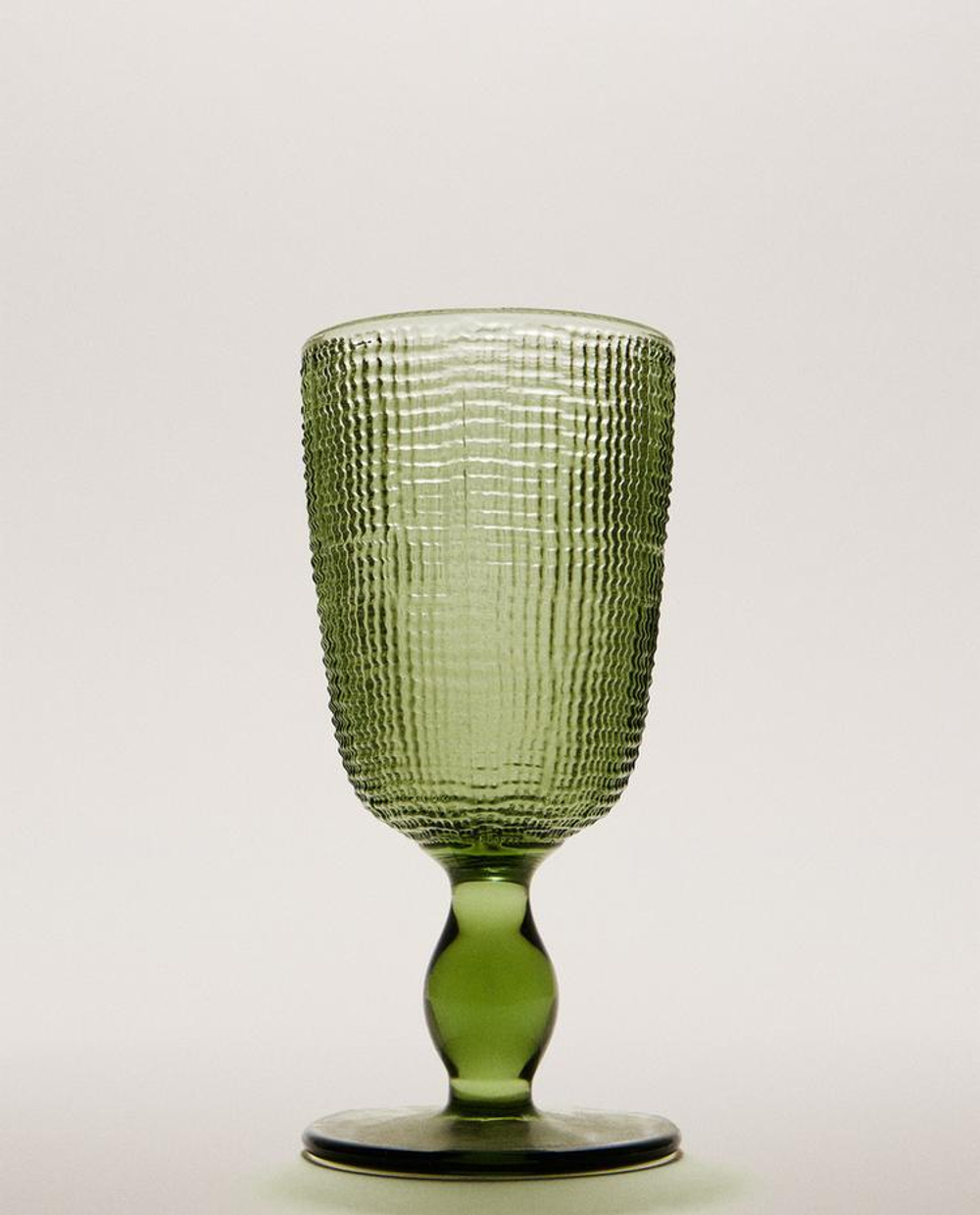 ZARA HOME СТЕКЛЯННЫЙ БОКАЛ ДЛЯ ВИНА С РЕЛЬЕФНЫМ УЗОРОМ, ЗЕЛЕНЫЙ