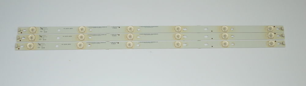 40-LB3210-LBI2XG комплект подсветки Thomson T32ED33U