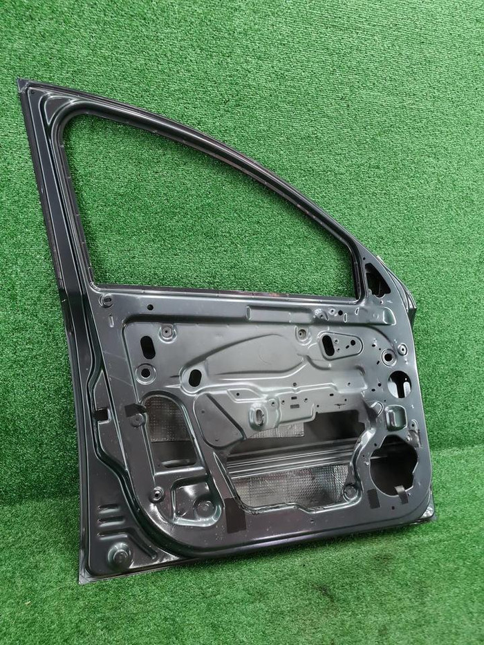 Дверь передняя левая Lada Vesta (2015-н.в.) Cross