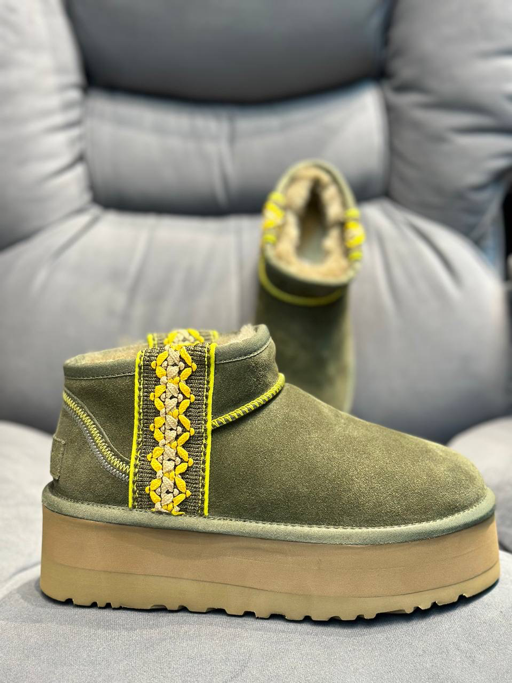 UGG