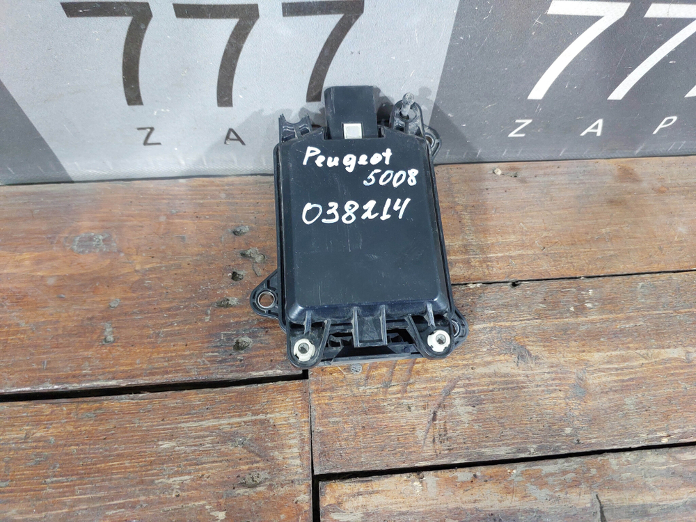 Датчик радарный Peugeot 3008 2 16-нв Б/У Оригинал 1618842180