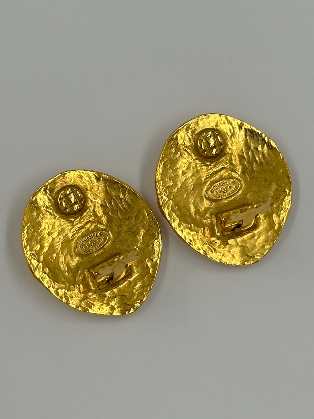 Клипсы Chanel