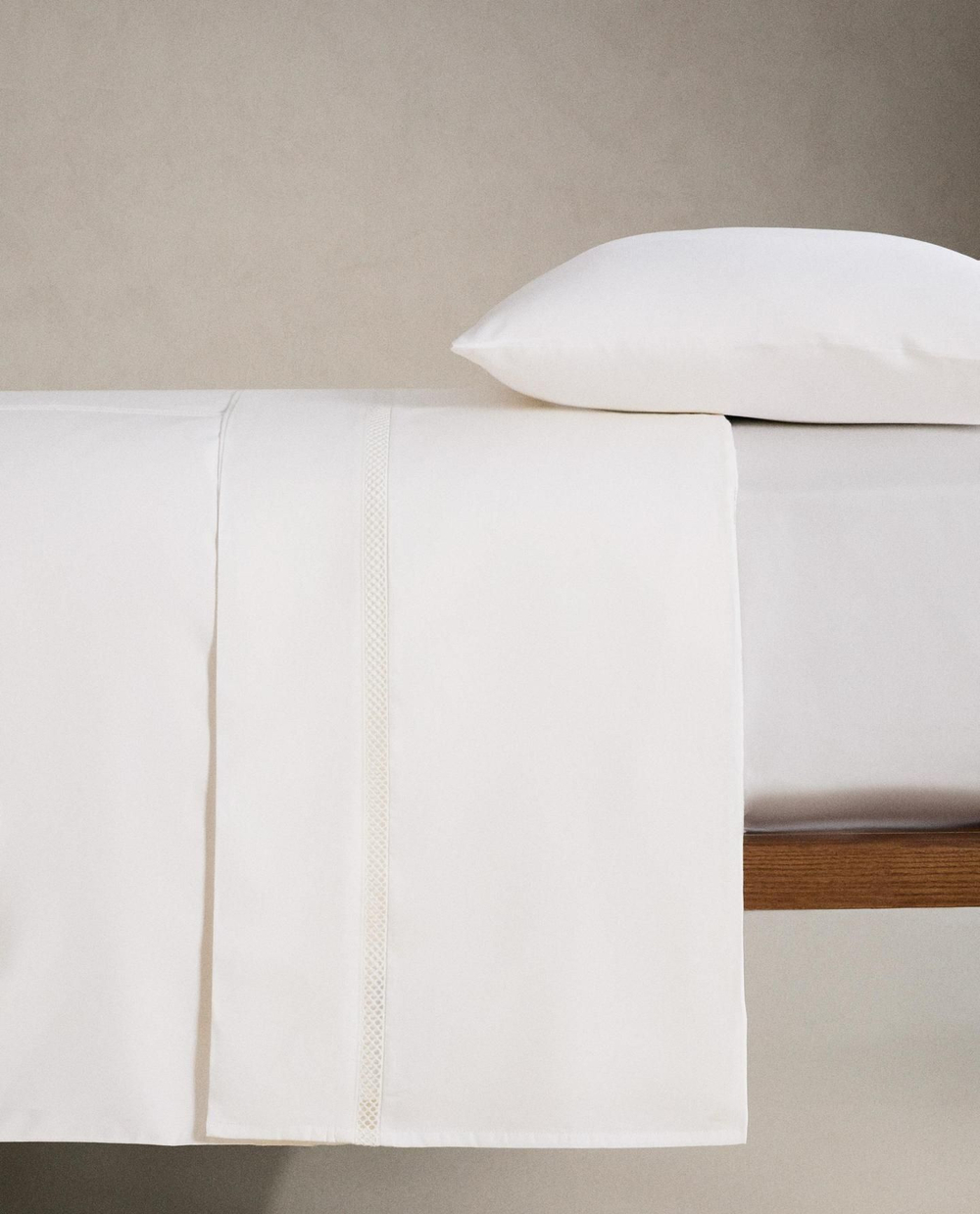 Zara Home - Атласная простыня верхнюю одежду с вышивкой с мережкой, белый, 210x280 см