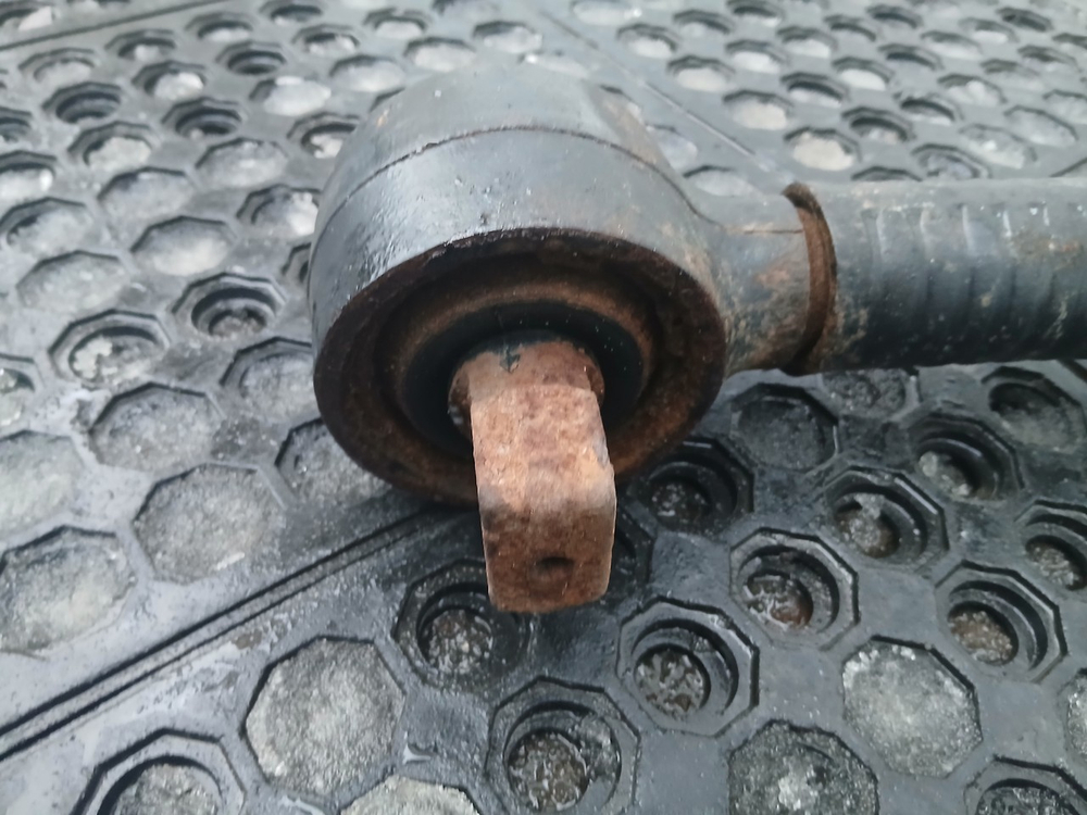 Тяга реактивная V-образная