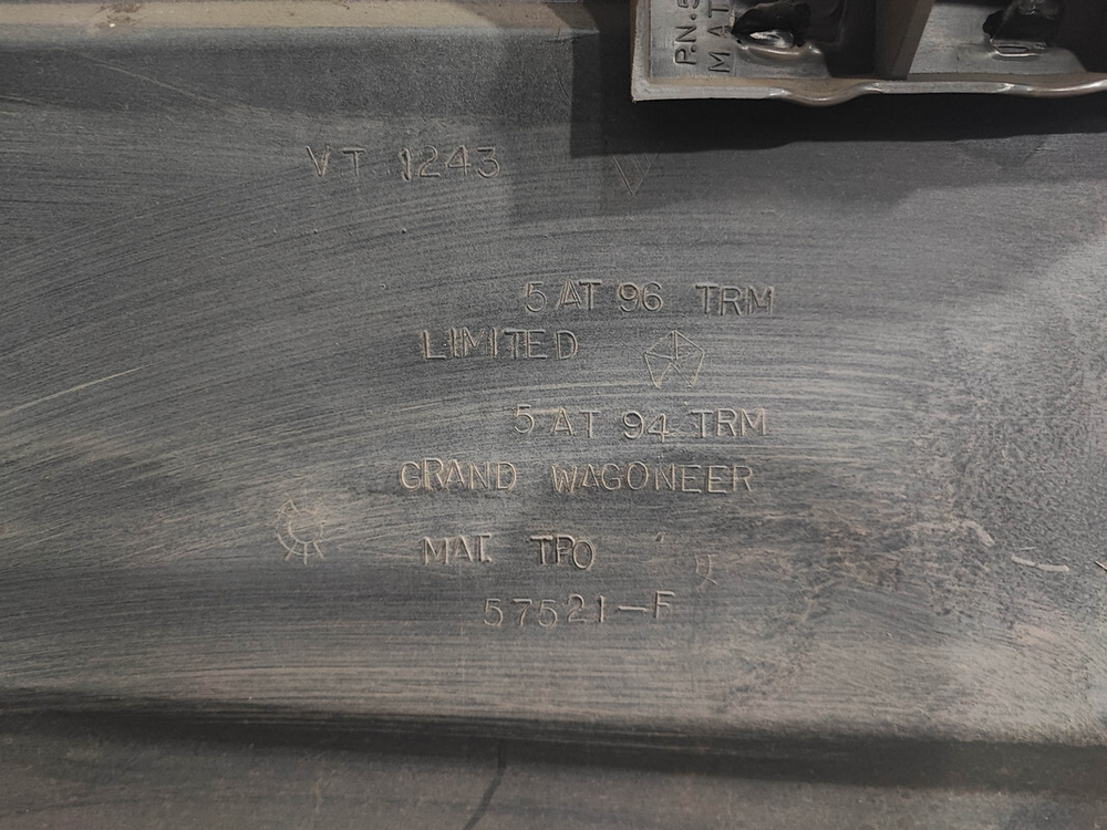 Бампер задний Jeep Grand Cherokee (ZJ) 92-98 Б/У Оригинал 55032692