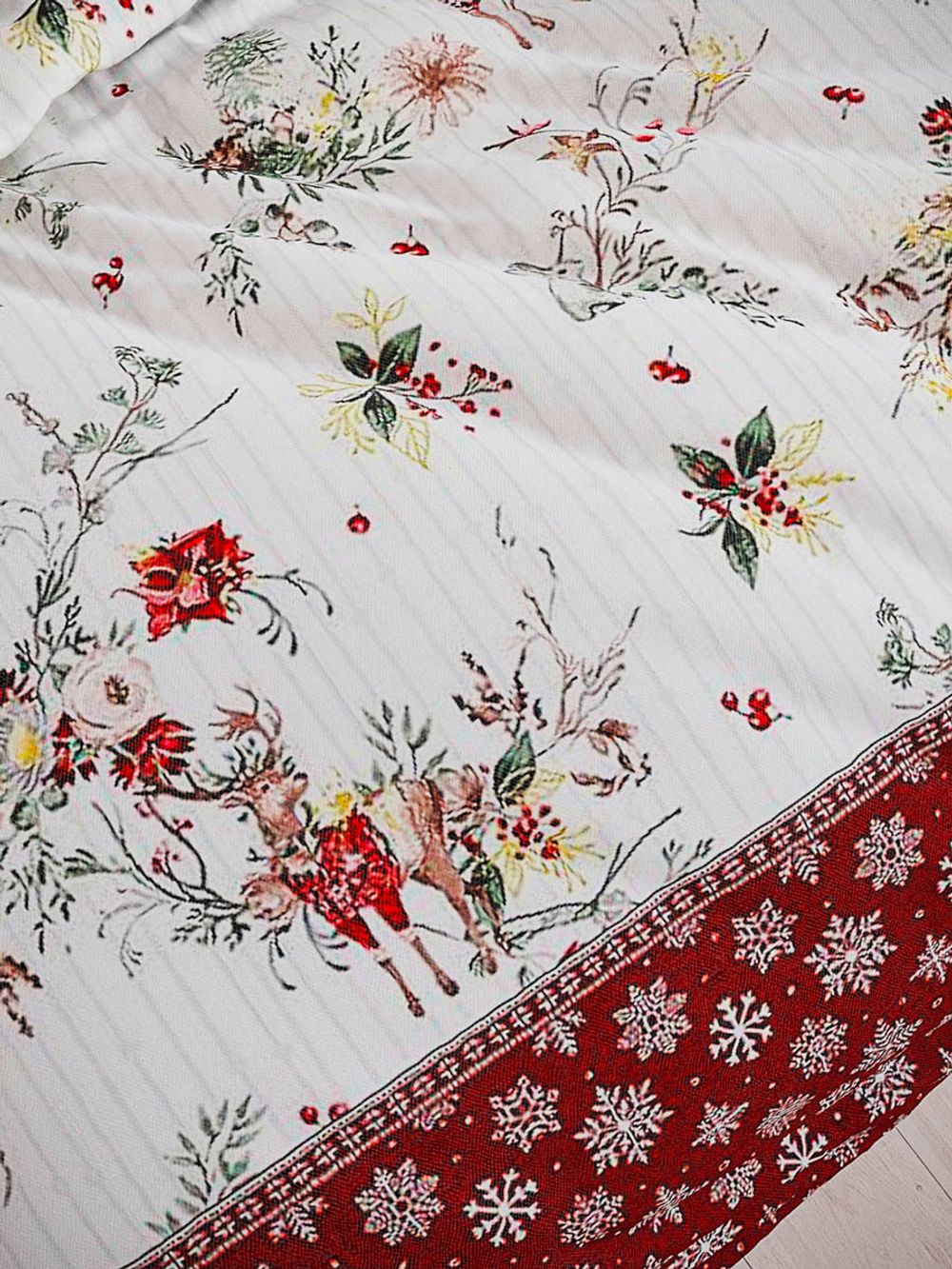 Постельное белье перкаль Сказка "Сочельник (кр)" евро Наволочка 50х70 см 2 шт Простынь на резинке 180x200 см Пододеяльник 200x215 см