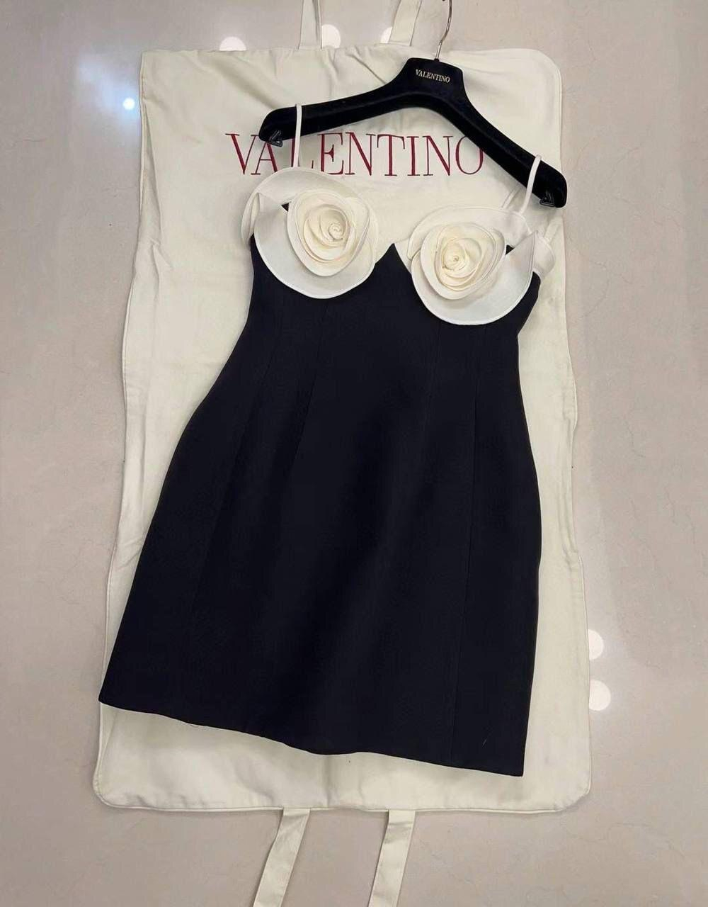 Платье Valentino