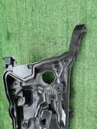 Корпус фары правый Toyota Land Cruiser 200 (15-21)