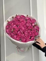 Гранд букет из кустовой пионовидной розы Мисти