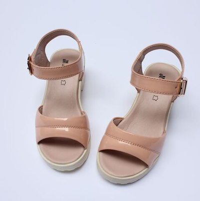 Босоножки детские из лаковой кожи на каблуке