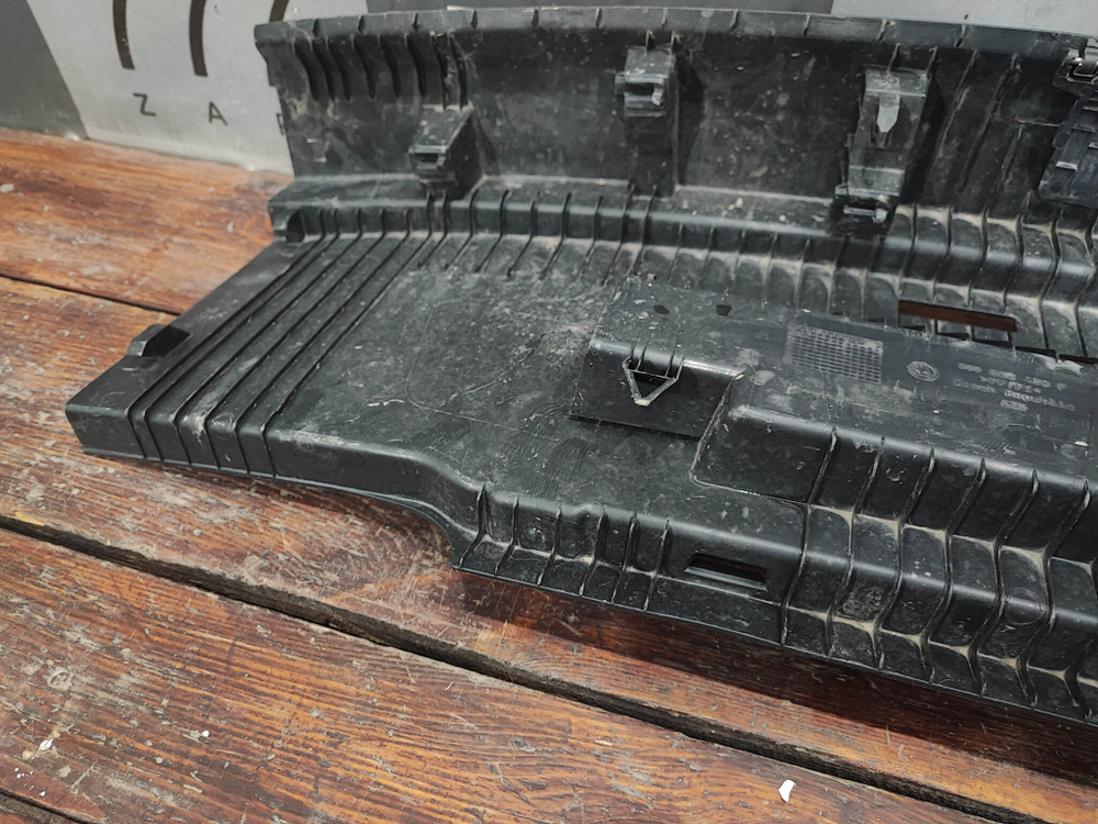 Обшивка замка багажника Skoda Kodiaq 16-нв Б/У Оригинал 565863459F