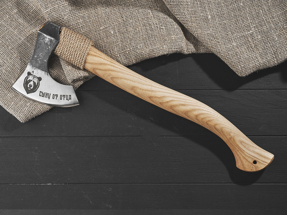 Кованый топор "Сыну от отца", рукоять ясень