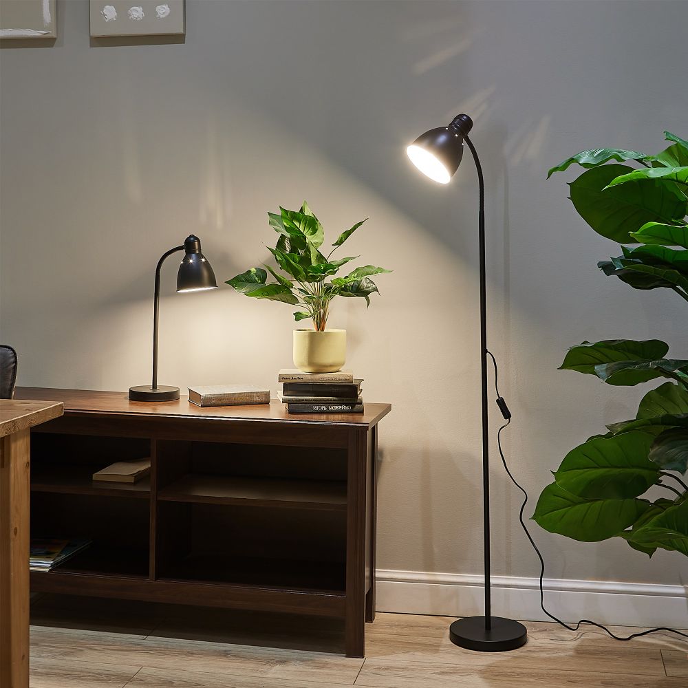 UML-T701 E27 BLACK Торшер напольный под лампу Е27. 60W. с регулировкой наклона. Механический выключатель. Черный. ТМ Uniel