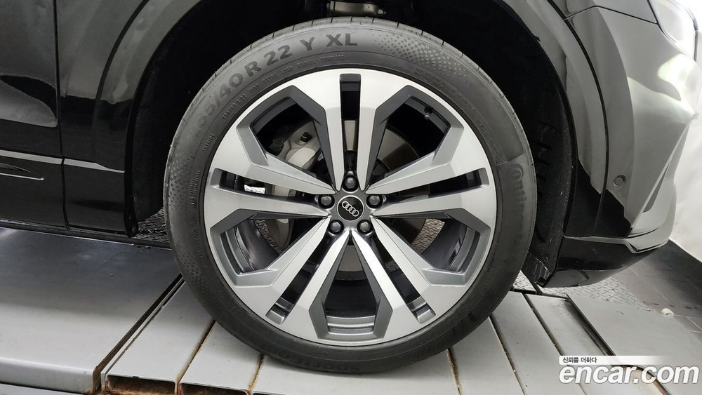Audi Q8 55 TFSI Quattro Premium (01.2023)