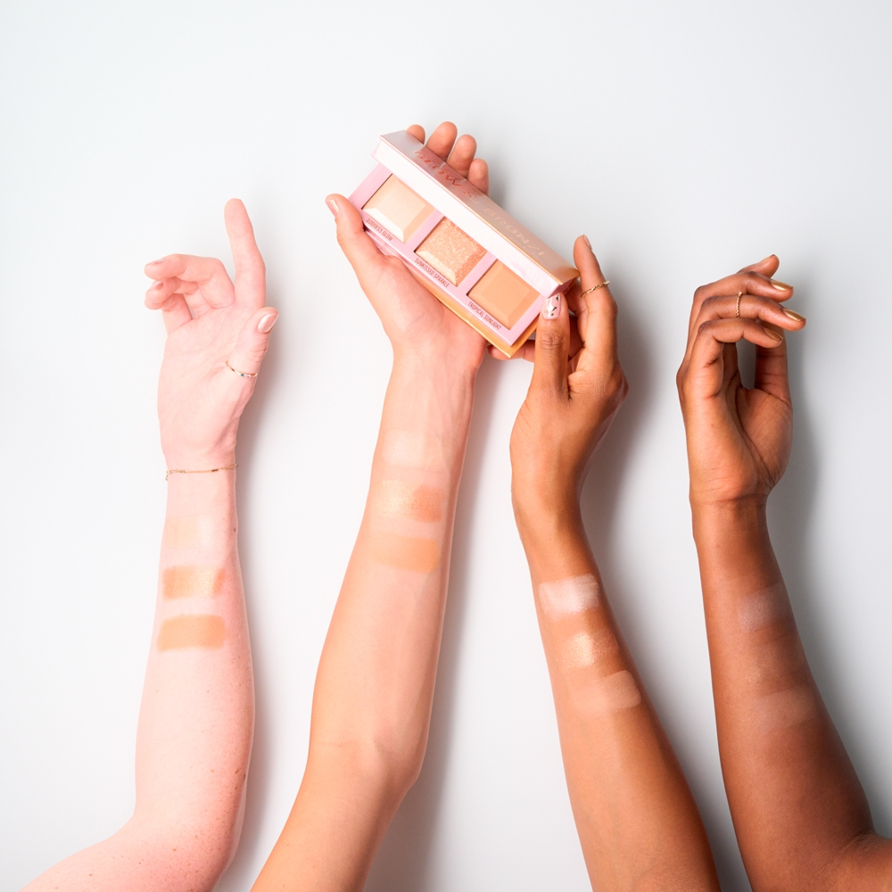 essence love that GLOW & BRONZE - Палетка для контурирования лица, 16 g