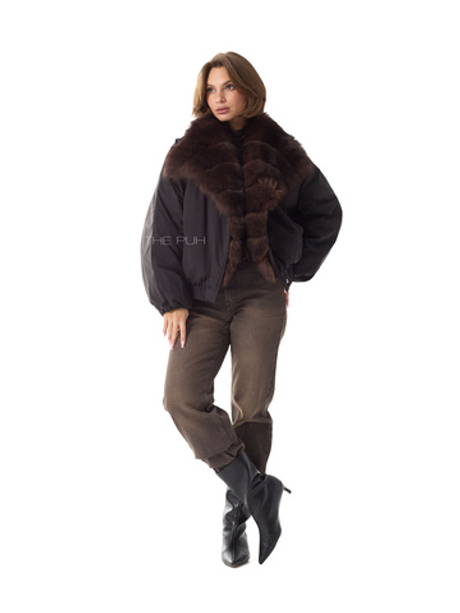 Черная парка с меховым воротником-стойкой