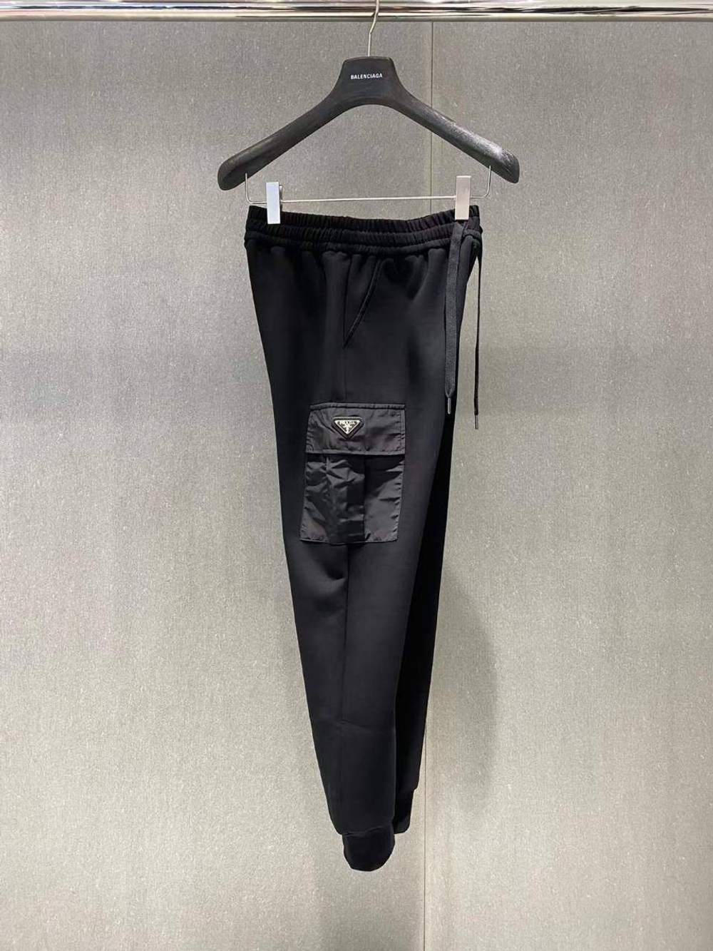 Спортивные штаны Prada